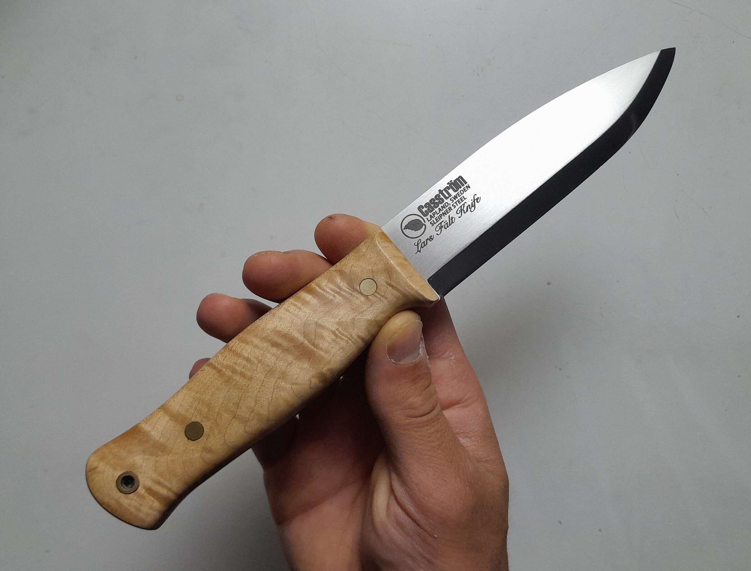 Custom Casström Lars Falt Knife: Curly Maple Handle, Leather 