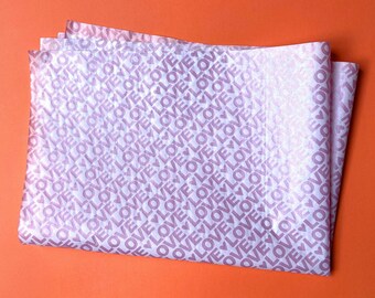 5 sheets of tissue paper, white/lilac, print: LOVE