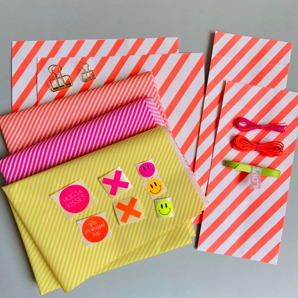 Set „neon love“ - 4 Blockbottombags, 7 Aufkleber, 3 Seidenpapier, 3 Geschenkbänder, 2 Metallclips