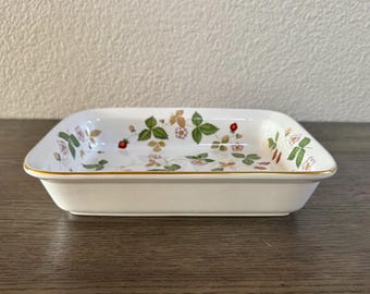 Wild Strawberry 10” Rectangular Baker by Wedgwood