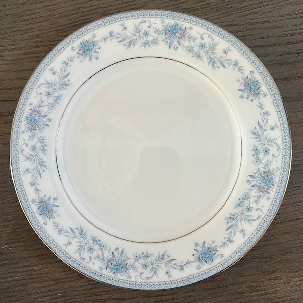 Blue Hill Salad Plate by Noritake