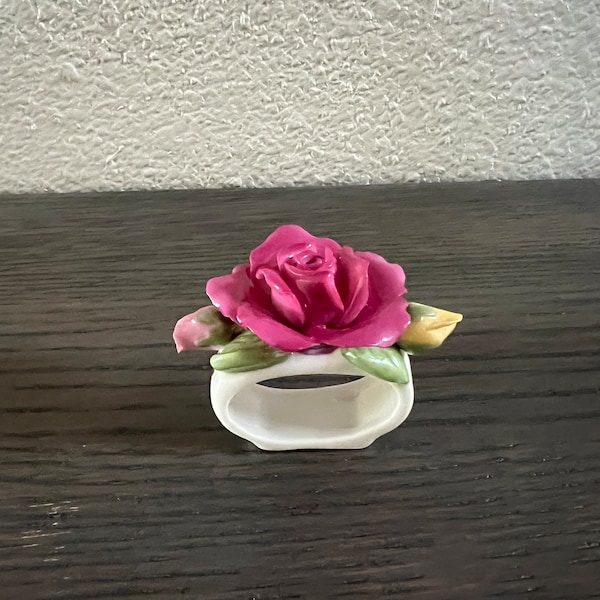 Old Country Roses Sculpted Napkin Ring by Royal Albert