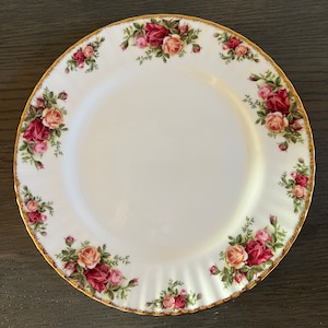 Old Country Roses Dinner Plate by Royal Albert