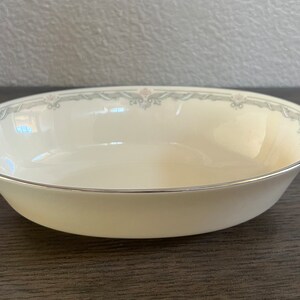 Kingston 9” Oval Vegetable Bowl