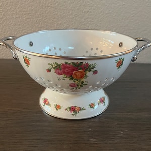 Old Country Roses Colander