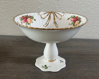 Old Country Roses Footed Pedestal Bowl with ribbon by Royal Albert