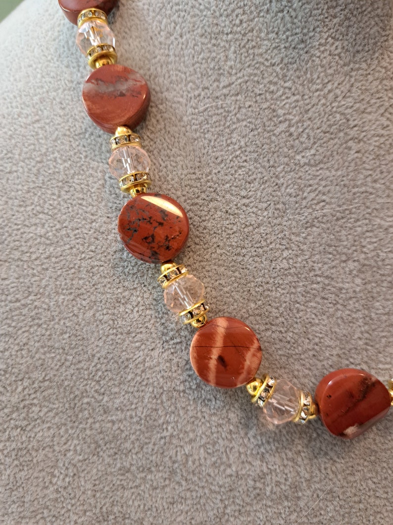 Elegante sieradenset van rode agaat, ketting, oorbellen en armband, met kristallen afbeelding 5