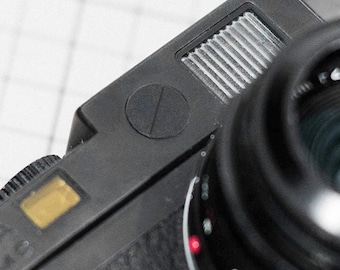 10mm Black Dot for Leica M | Matte Brass Logo-Free Camera Badge