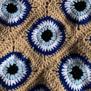 PATTERN- evil eye granny square