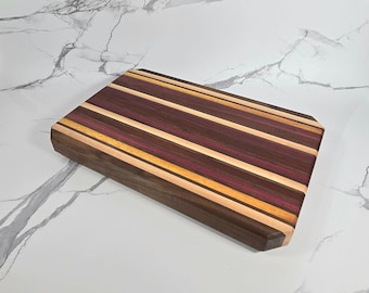 TABLA DE CORTAR - Nogal, Arce, Naranja de Osage, Corazón Púrpura y Palo Sanguinario - Grabado personalizado/Personalización