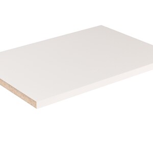 Pode incluir: Prateleira de aglomerado de part&iacute;culas revestida em melamina branca, ideal para uso em cozinha, banheiro ou escrit&oacute;rio.