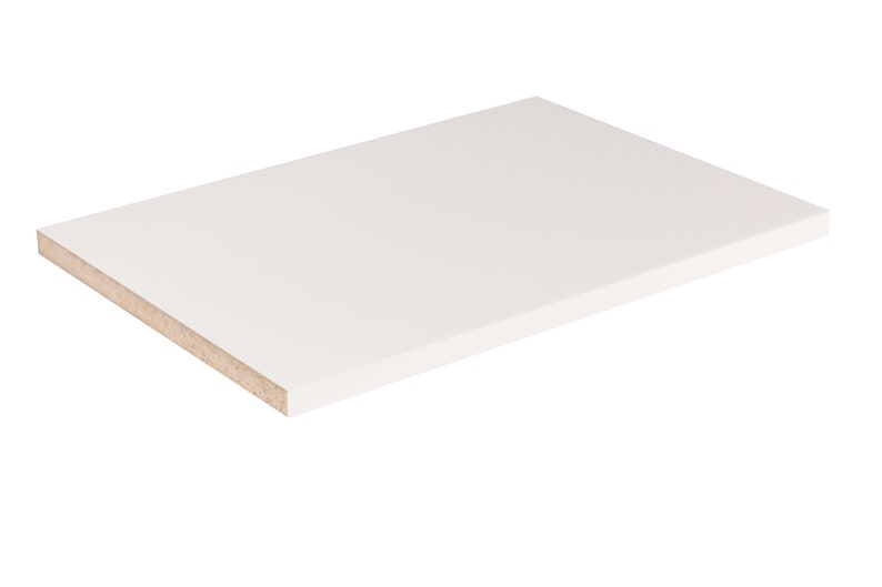 Pode incluir: Prateleira de aglomerado de part&iacute;culas revestida em melamina branca, ideal para uso em cozinha, banheiro ou escrit&oacute;rio.