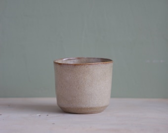 Handgemachte Keramik Steinzeug Morgen Kaffeetasse, einzigartige minimale Tee Ritualtasse, Geburtstagsgeschenk für beste Freundin
