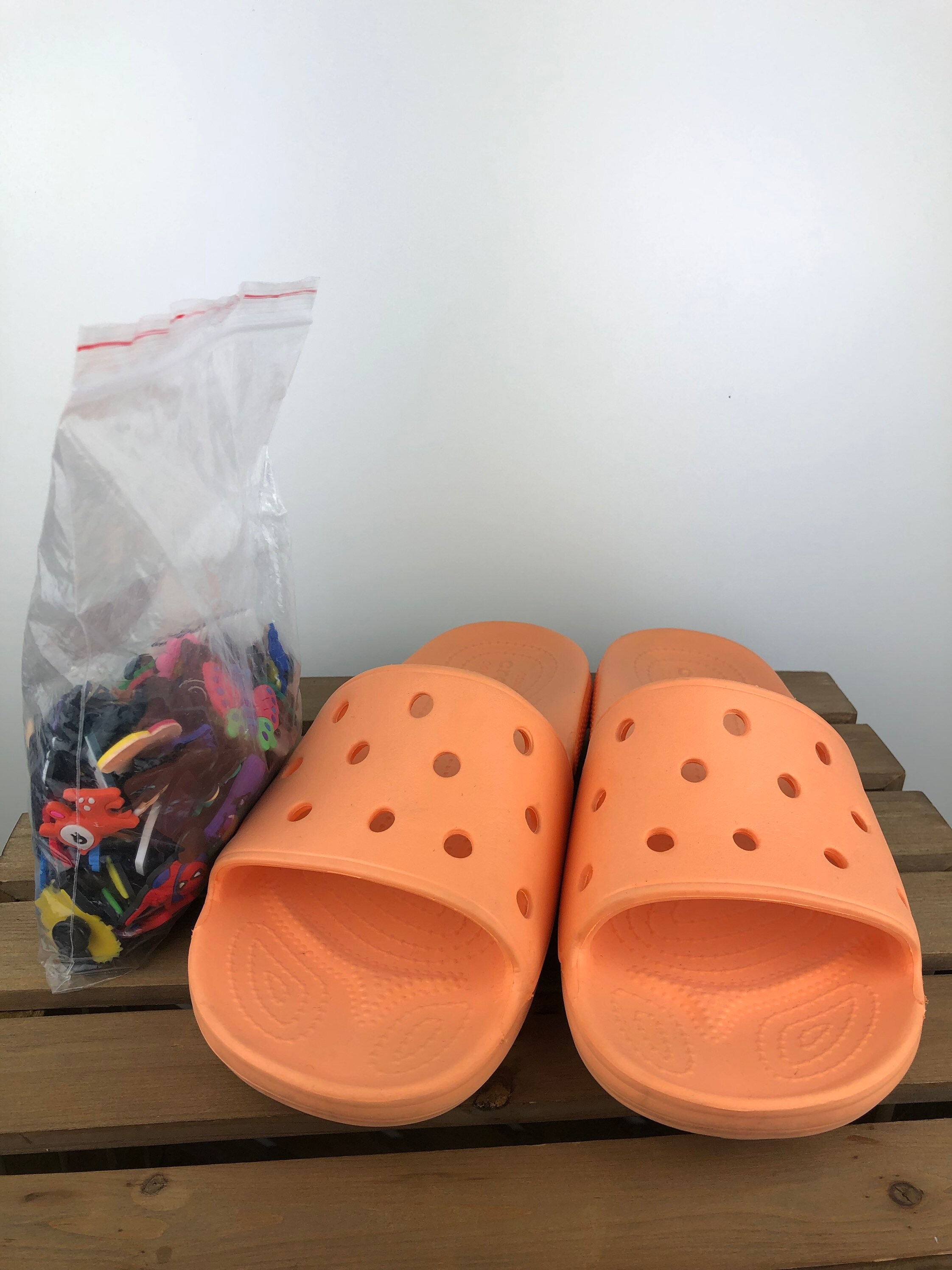 womens crocs sandals size 7