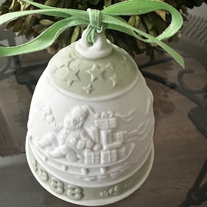 Lladro 1988 Christmas Bell White Bisque Porcelain with Light Green Accents Santa & Reindeer Spain