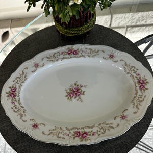 Huis in vintage stijl (roze barokpatroon) fijne porseleinen ovale 16 1/2&quot; serveerschaal Japan