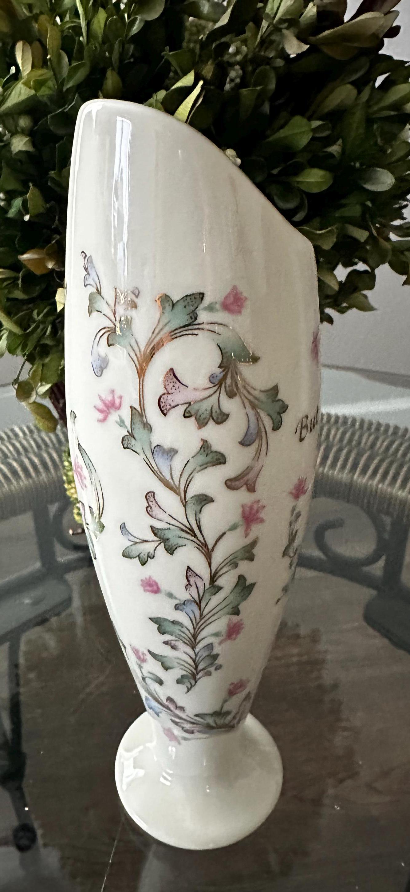 レノックス アンティーク 陶器 バスケット フラワー ベース リボン ハート レノックス ハートバッド 8インチ 磁器製 花瓶 「しかし、これらの中で