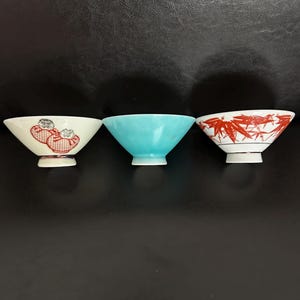 Rare Vintage Japanese Hand Painted Porcelain Footed Rice Bowl set of 3 Japan