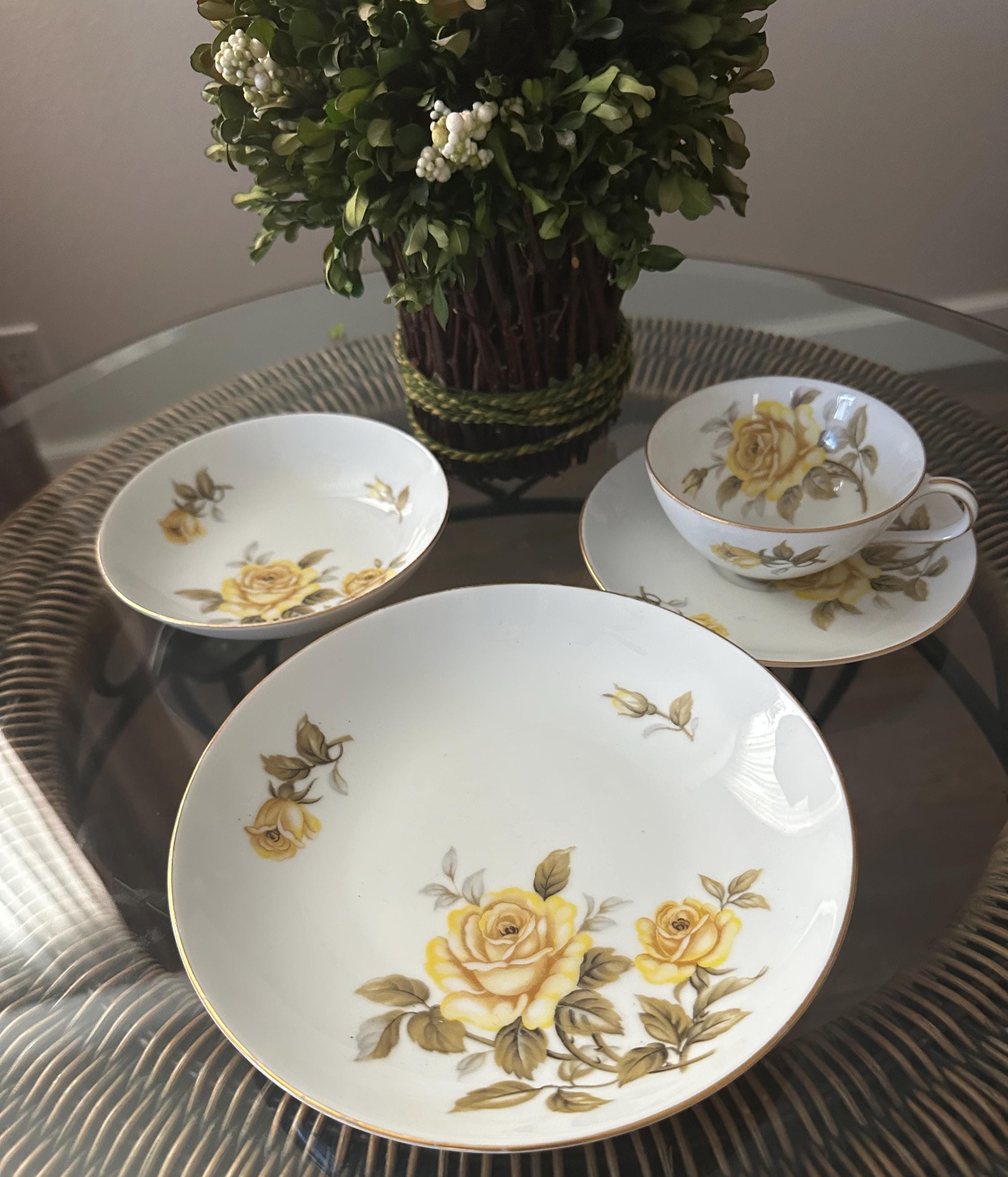 Harmony House Fine China Yellow Rose HH Sunshine Yellow 4 Pc Place