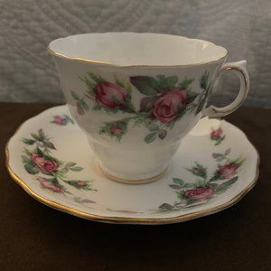 England Royal Vale & Regency Bone China Floral Pair Vintage Tea Cups and Saucer Set