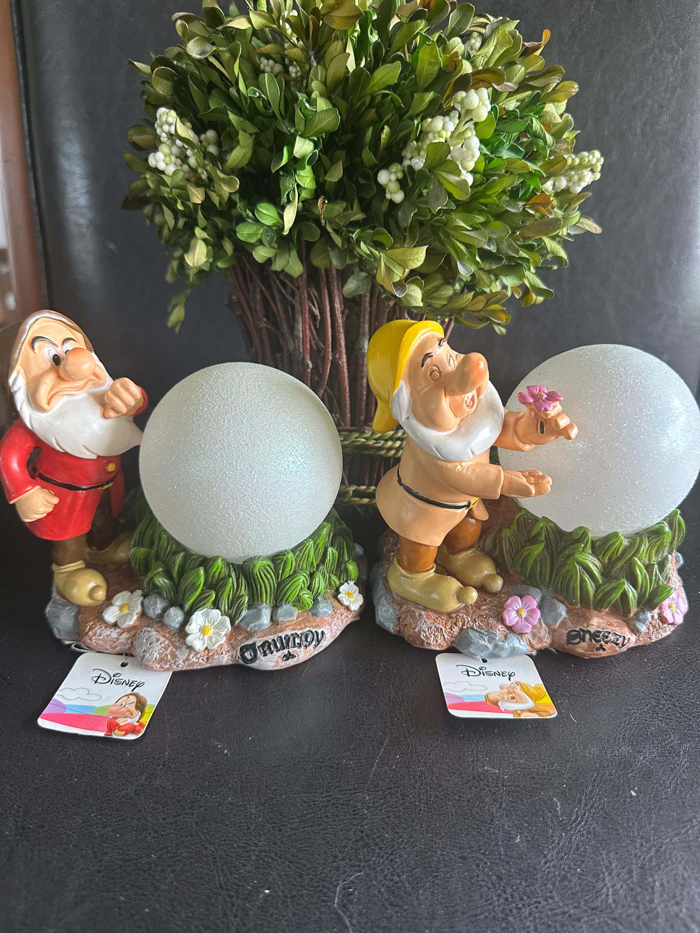 Vintage Disney Snow White Seven Dwarfs Solar Light Figures Sneezy