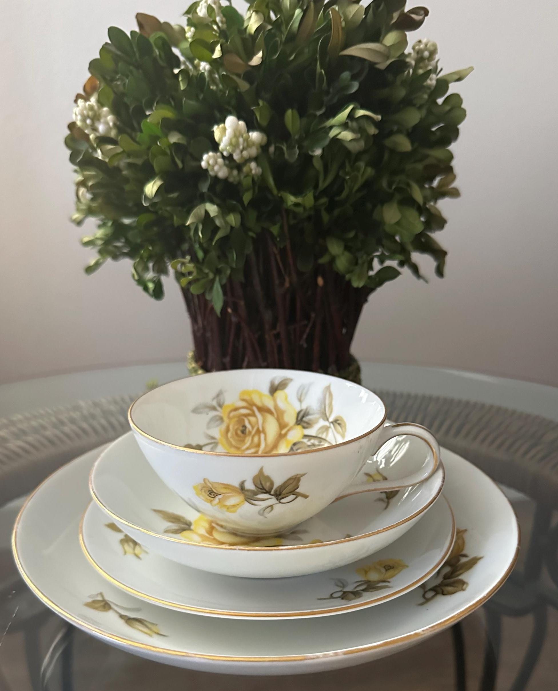 Vintage Harmony House China, Yellow Rose 4-piece Place Setting - Etsy