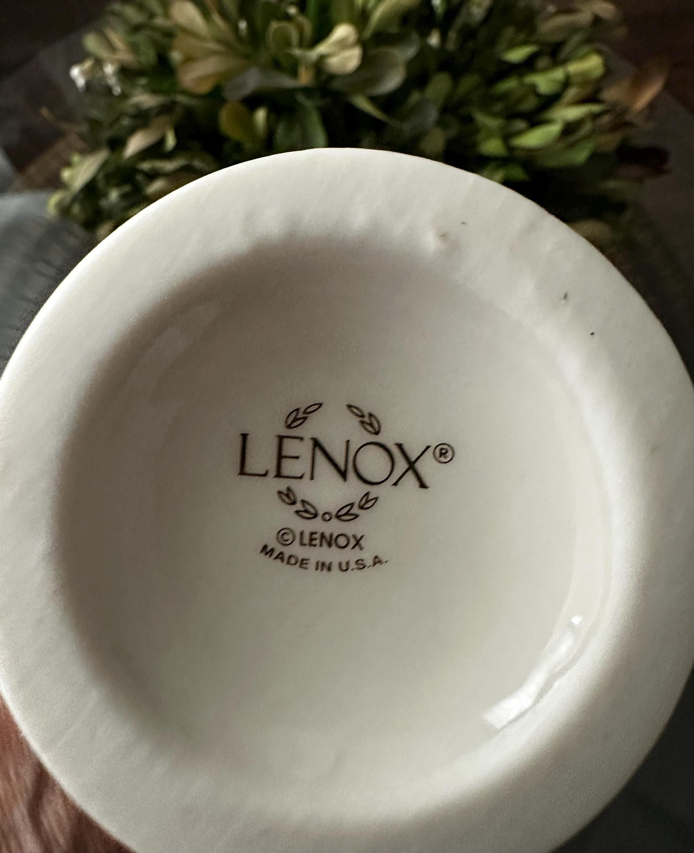 レノックス アンティーク 陶器 バスケット フラワー ベース リボン ハート レノックス ハートバッド 8インチ 磁器製 花瓶 「しかし、これらの中で