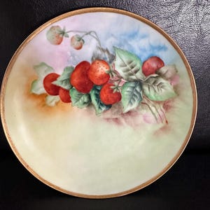 Antieke Haviland Limoges Frankrijk-porselein handgeschilderde decoratieve plaat met aardbeienpatch 1894-1931 jaar