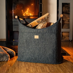 Felt log basket for firewood large [40 L] with real wood handles (oak) and leather base. Firewood basket made of recycled felt.