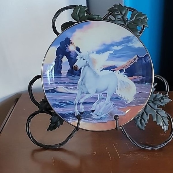 Vintage Franklin Mint 8" Plato de porcelana "La puesta de sol del unicornio de diamantes"