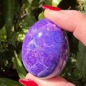 Purple Dyed Howlite Egg, Purple Howlite Crystal Egg,Howlite Crystal Egg,Purple Crystal Egg, Memory,Knowledge,Intuition, Calming,High Quality