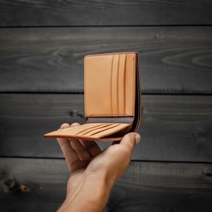 Cartera de cordobán concha color 8, Horween, bolsillos de butterro natural, doble pliegue cosido a mano, bloqueo RFID