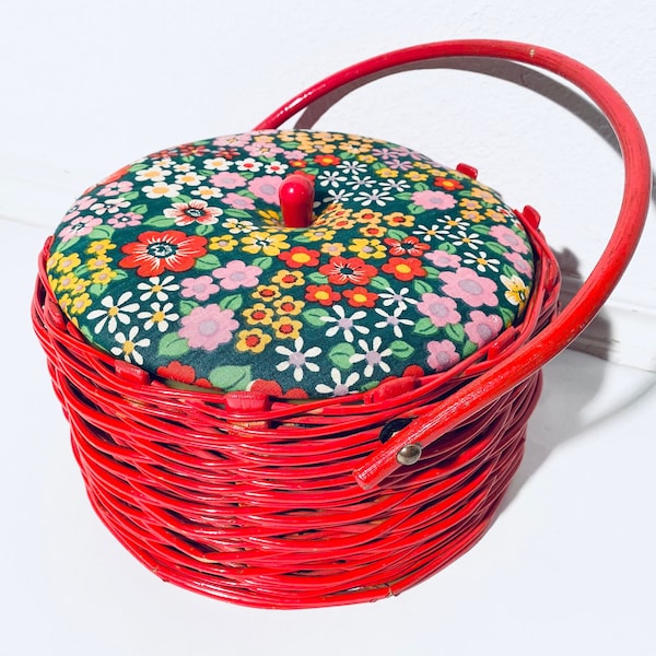 Round Red Sewing Basket Wicker Decoration With Flower Motif / 1950s Vintage Decor