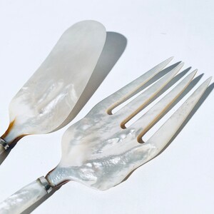 Antique Mother Of Pearl Salad Servers / Vintage Kitchen Decor Bild 9