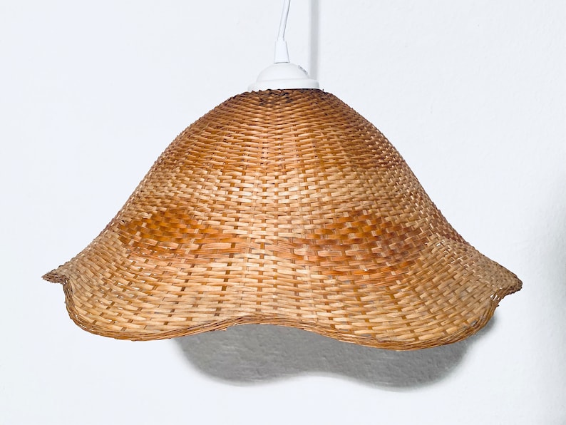 Hänglampa i rotting från mitten av århundradet / Boho vintage-inredning i 70-talsstil bild 1