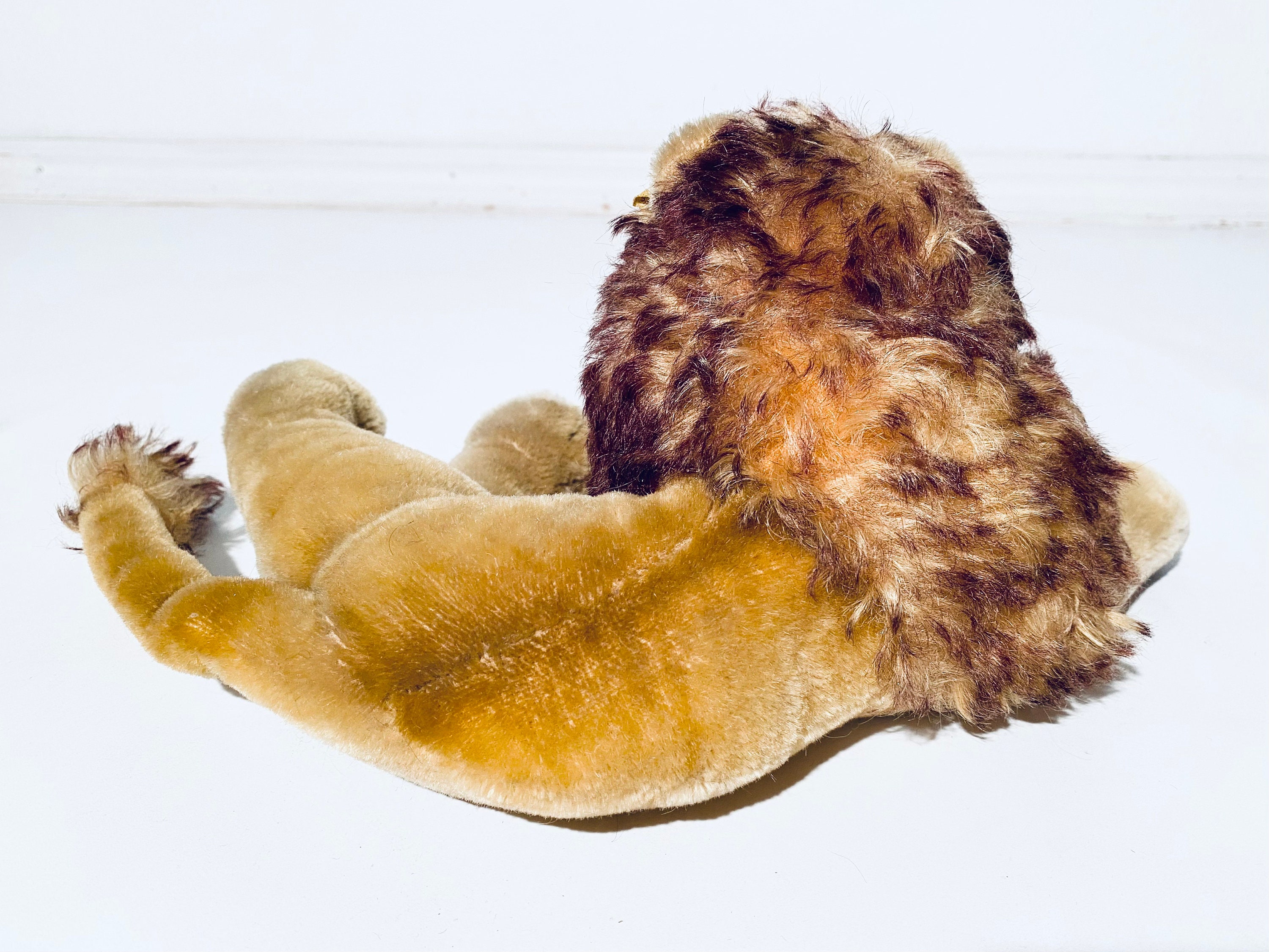 Leo Lion, 18 in, beige - Steiff.com