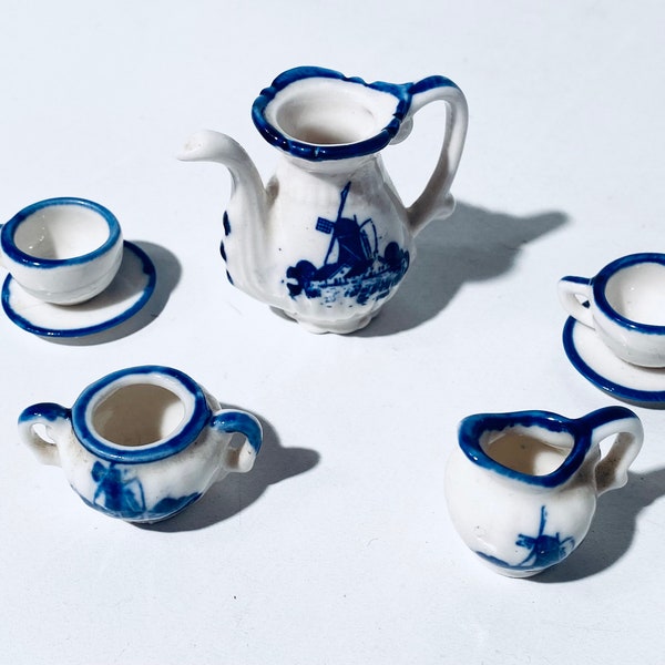 Tiny Delft Miniature Porcelain Tea Set avec motif moulin à vent / Décor vintage des années 60 / Hollande