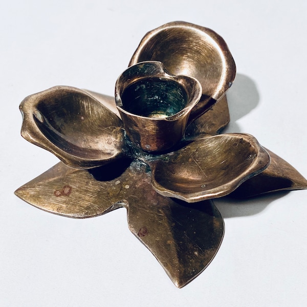 Flower Shape Brass Metal Candle Holder / 1960s Vintage Decor / Shabby Chic