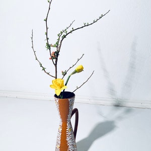 Carstens Tönnieshof 627-29 Hawaii Midcentury Jarra de cerámica marrón WGP / Decoración vintage de la década de 1950 imagen 2