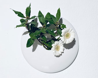 Extravagant Round Design White Ceramic Wall Vase / Vintage Elegant Decor