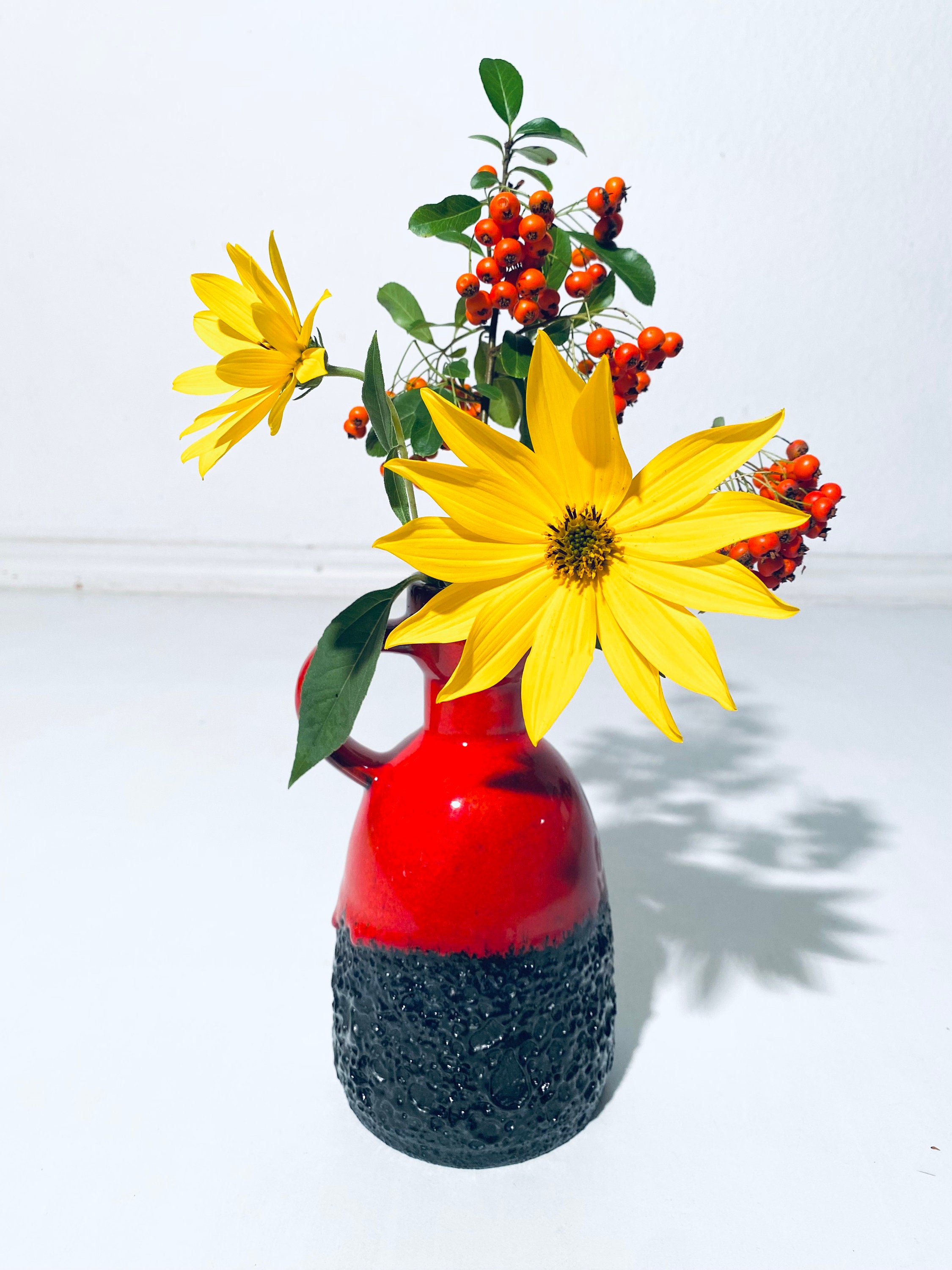 Fat Lava Jopeko 903 Red & Black Ceramic Vase WGP / Vintage Decor Fat Lava Jopeko 903 Red & Black Ceramic Vase WGP / Vintage Decor