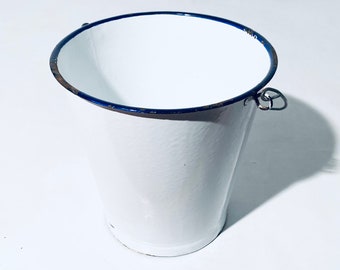 White Metal Bucket / Chamber Pot / Vintage Decor 1930s