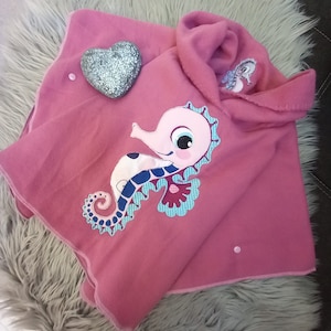 small seahorse 20x36 application