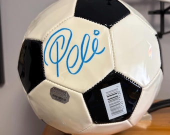 Balón de fútbol firmado por la leyenda del fútbol Pelé
