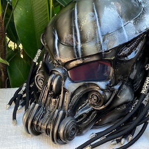 Alien Predator Robot Helmet with Airbrush Scratches Motorcycle Customized Helmet with Dreadlocks