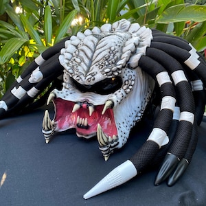 3D Predator Helmet Custom Helmet Alien Custom Motorcycle Helmet Skull Dreadlocks