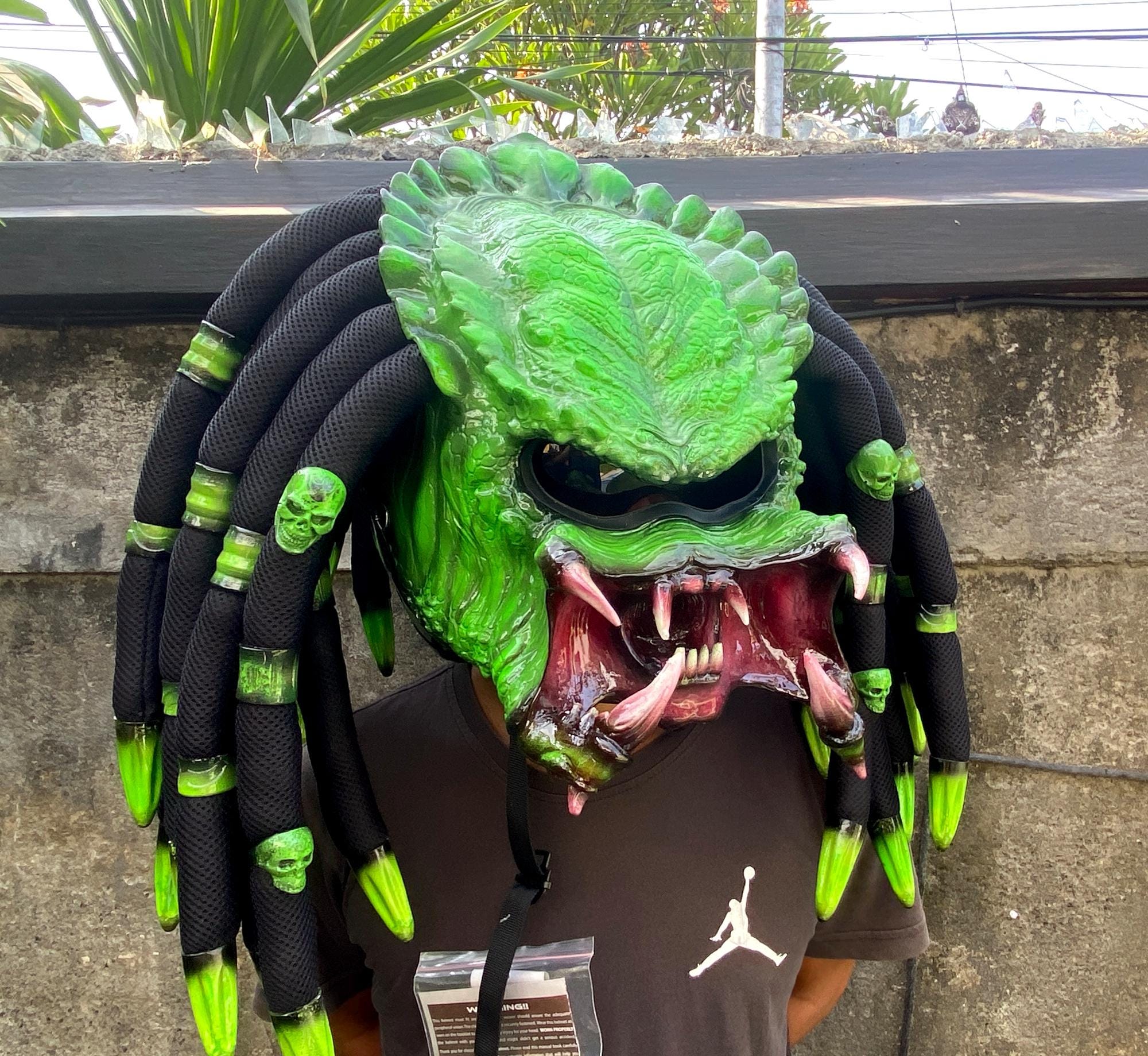 リアルヘッド　ドクロ忍者　REALHEAD FEWTURE MODELS Ninja Green Predator Motorcycle Helmet: Custom Alien Dreadlocks