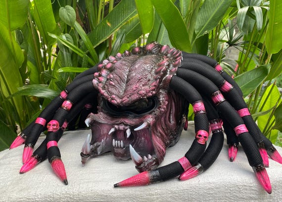 Berserker Predator Helmet Removable Dreadlocks Predator Wolf