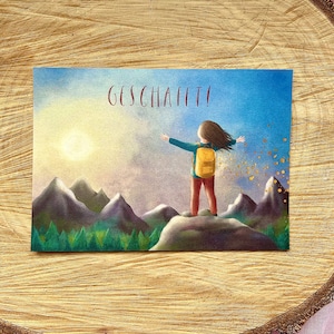Geschafft! | Illustrations-Postkarte mit Mensch auf Berggipfel. Mut, Motivation, Anstrengung, Weg, Erfolg, Prüfung, Vorsatz, Alpen, Hoffnung