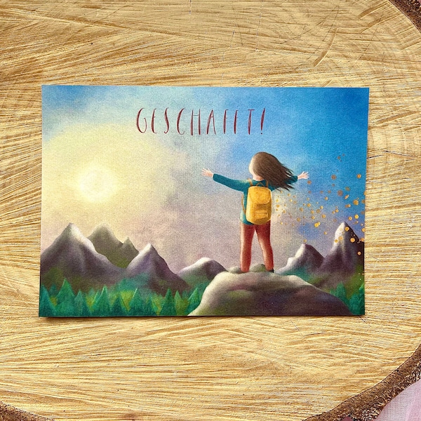 Geschafft! | Illustrations-Postkarte mit Mensch auf Berggipfel. Mut, Motivation, Anstrengung, Weg, Erfolg, Prüfung, Vorsatz, Alpen, Hoffnung